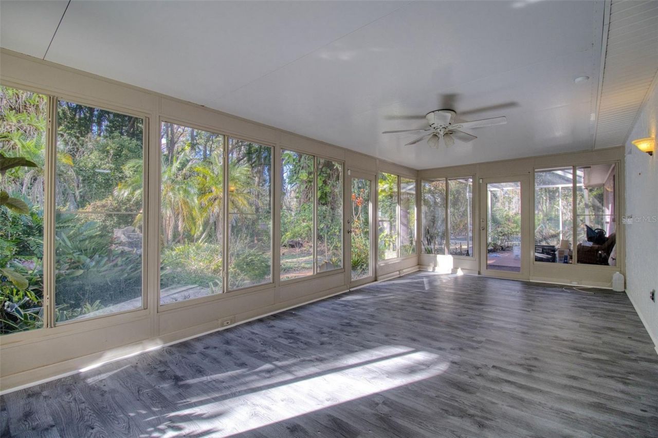 15715 Almondwood Drive, Tampa, FL 33613 Photo