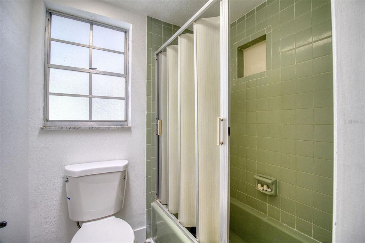 15715 Almondwood Drive, Tampa, FL 33613 Photo