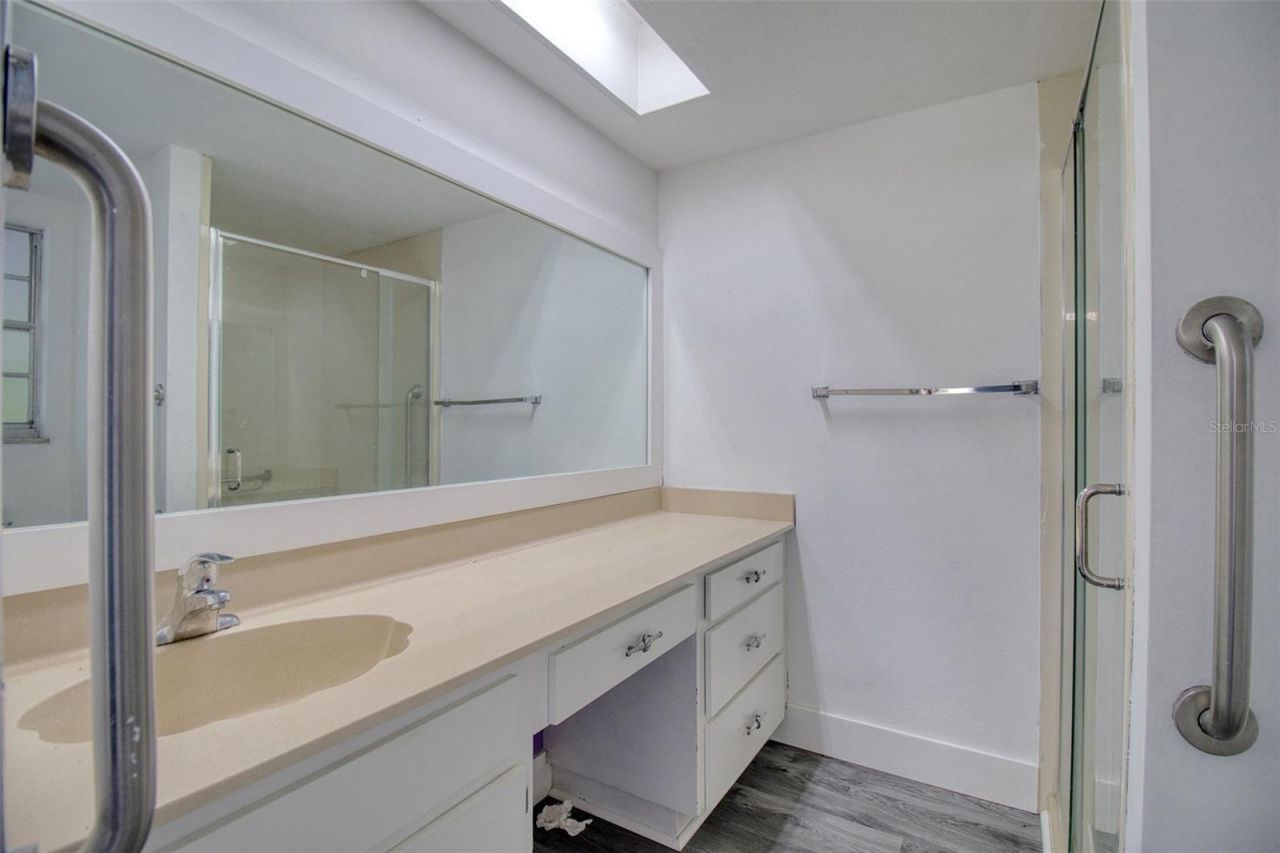 15715 Almondwood Drive, Tampa, FL 33613 Photo