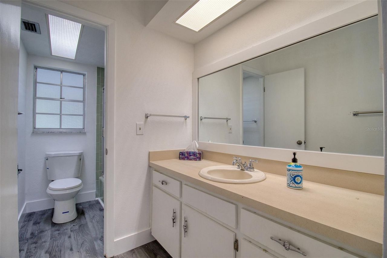 15715 Almondwood Drive, Tampa, FL 33613 Photo