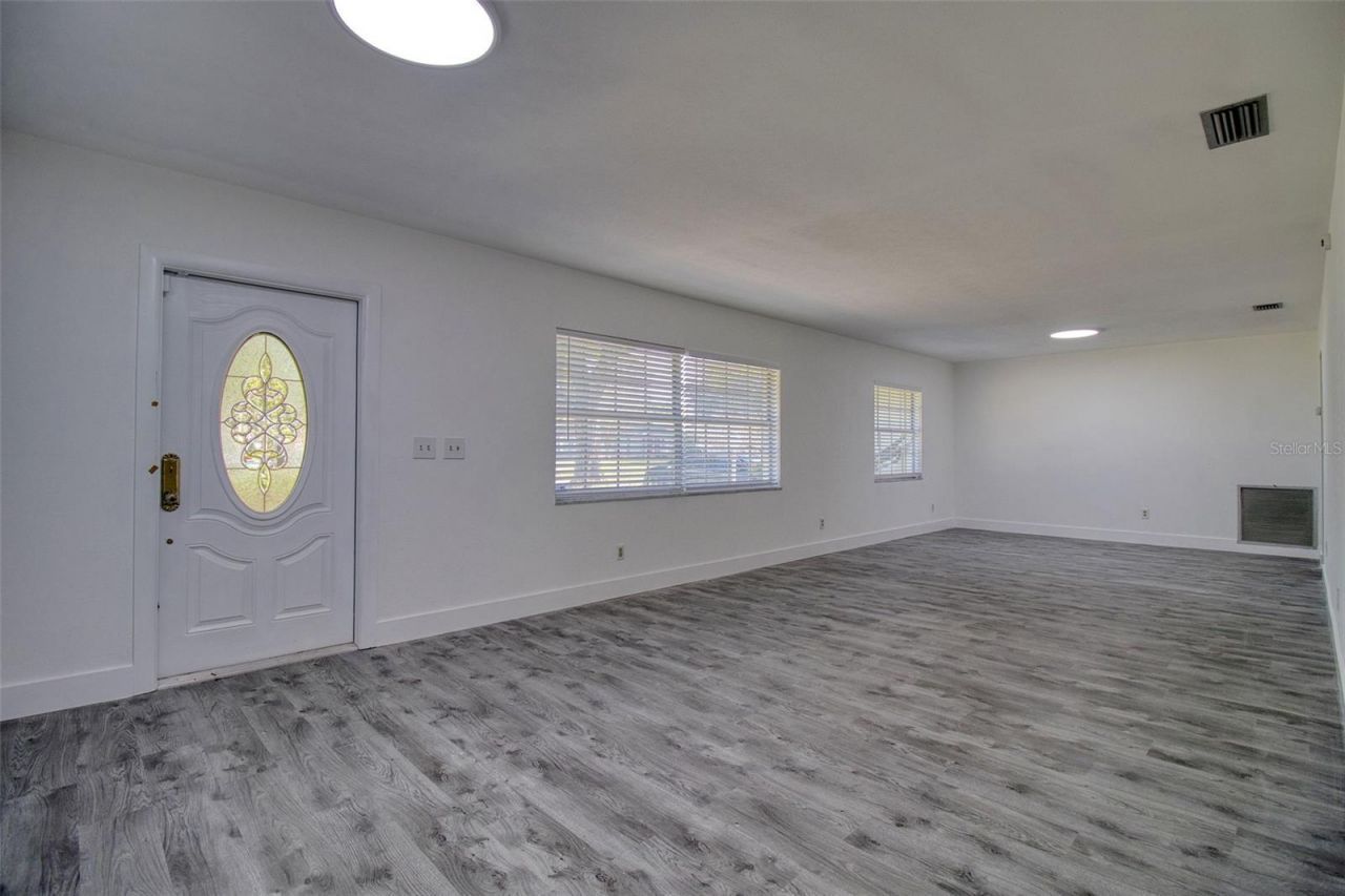 15715 Almondwood Drive, Tampa, FL 33613 Photo