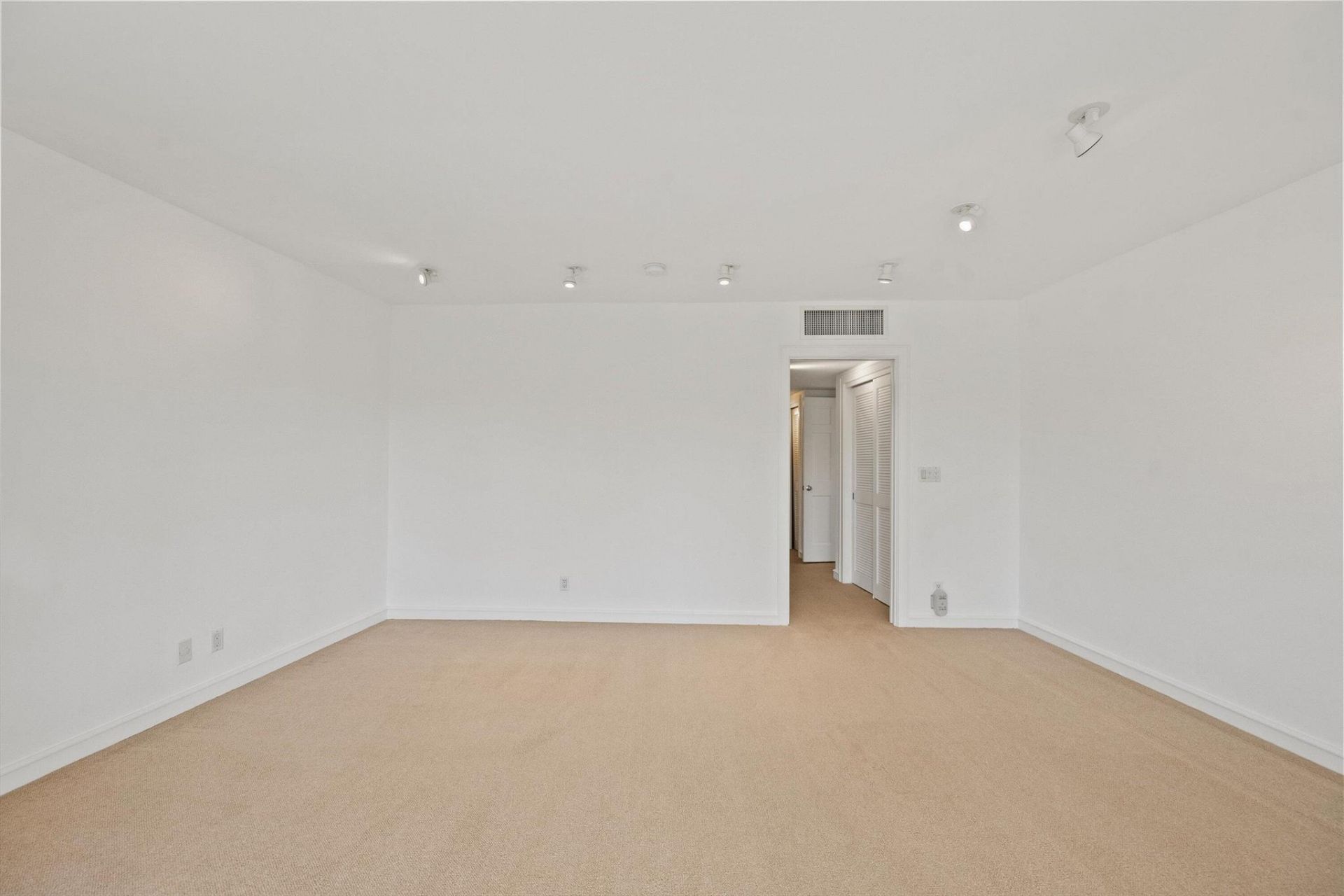 369 S Lake Drive, Unit 2e, Palm Beach, FL 33480 Photo