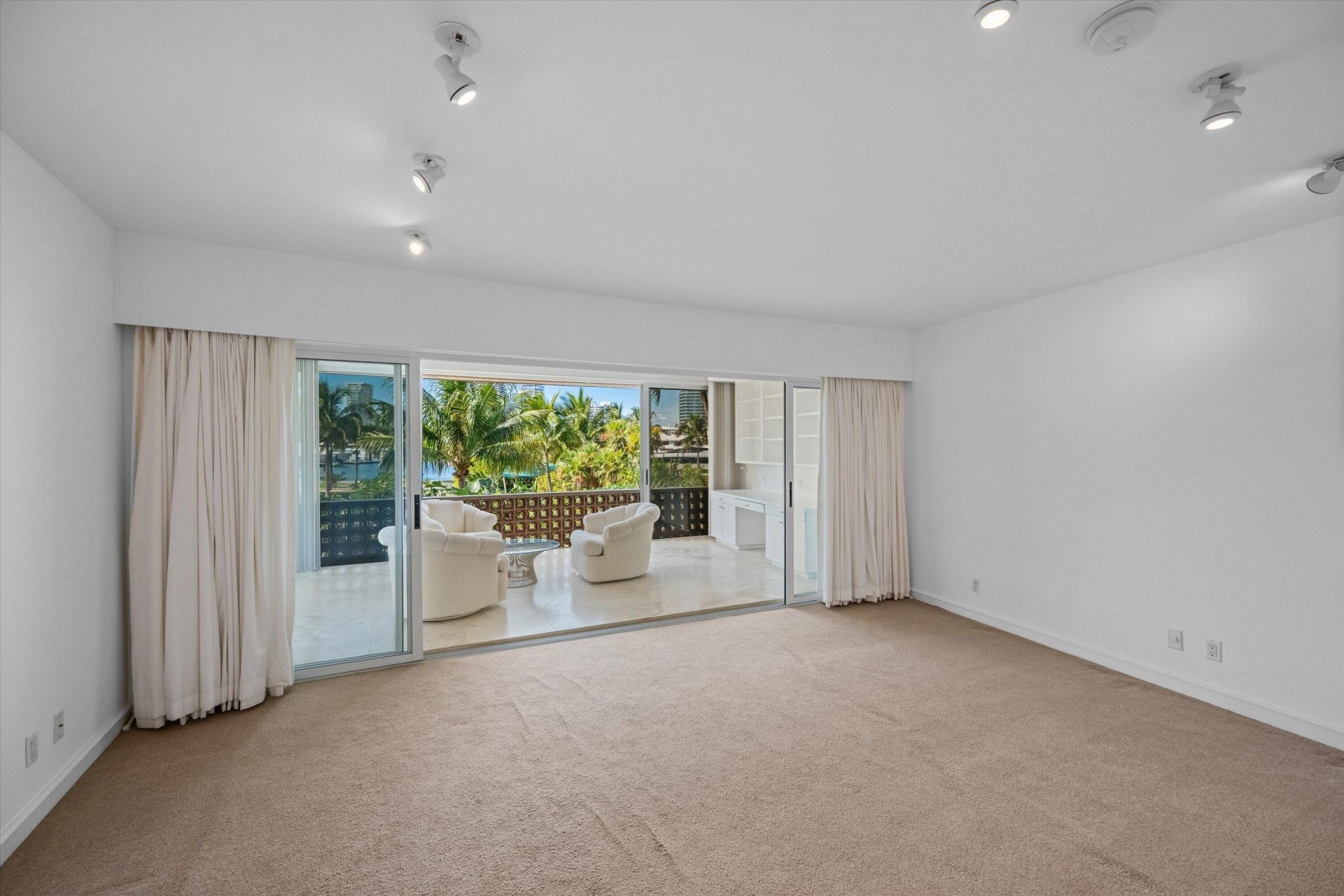 369 S Lake Drive, Unit 2e, Palm Beach, FL 33480 Photo