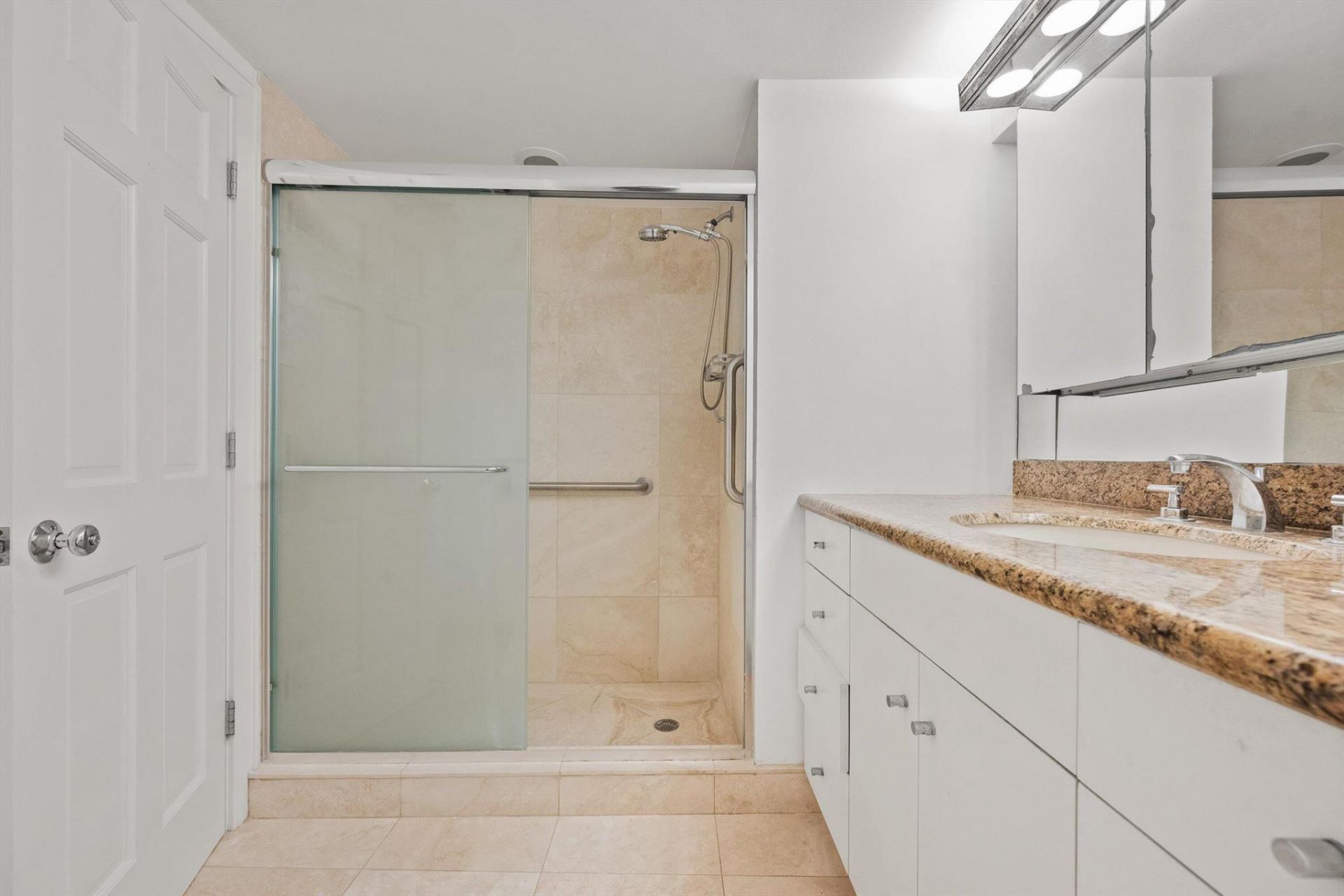 369 S Lake Drive, Unit 2e, Palm Beach, FL 33480 Photo