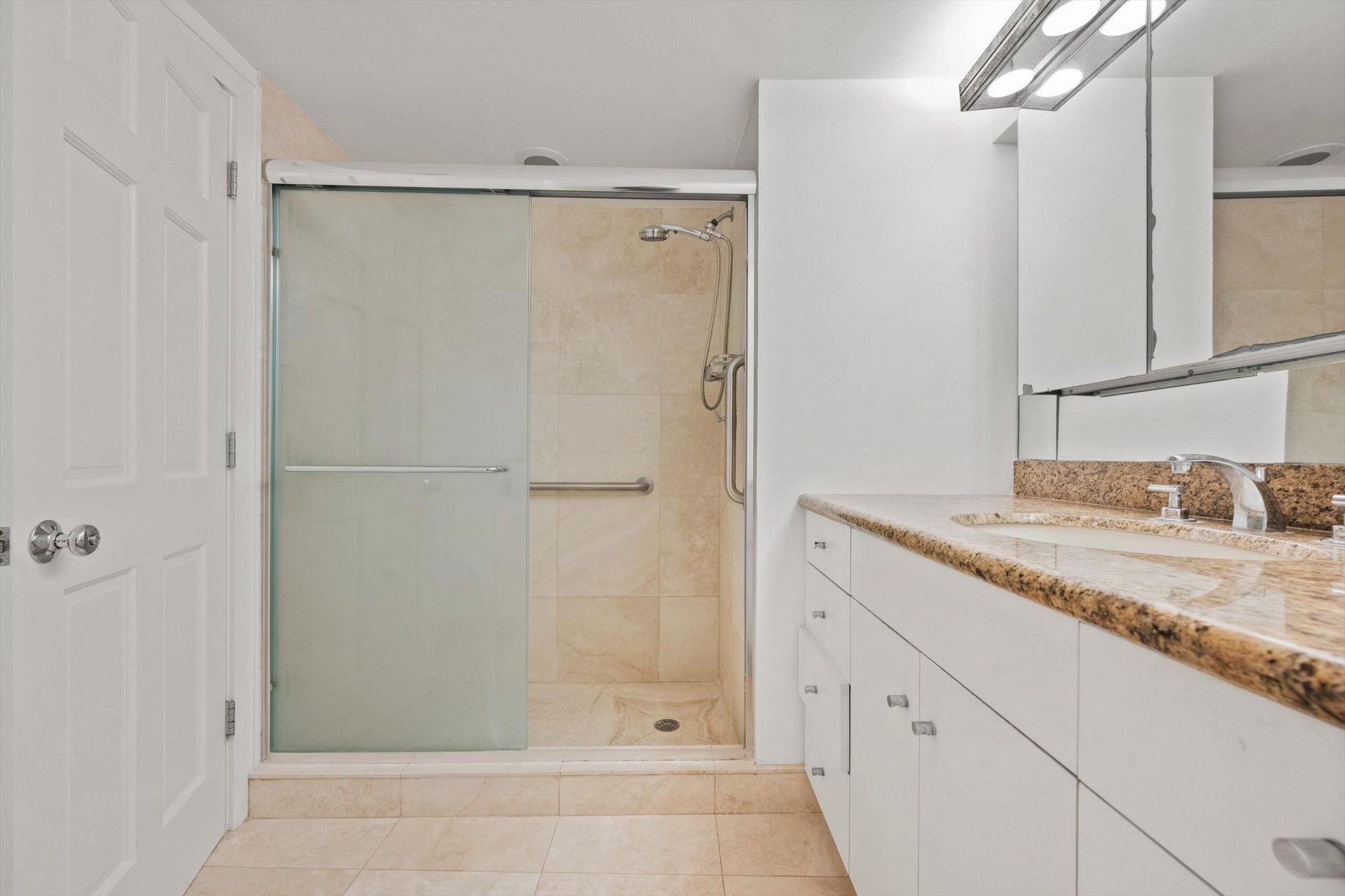 369 S Lake Drive, Unit 2e, Palm Beach, FL 33480 Photo