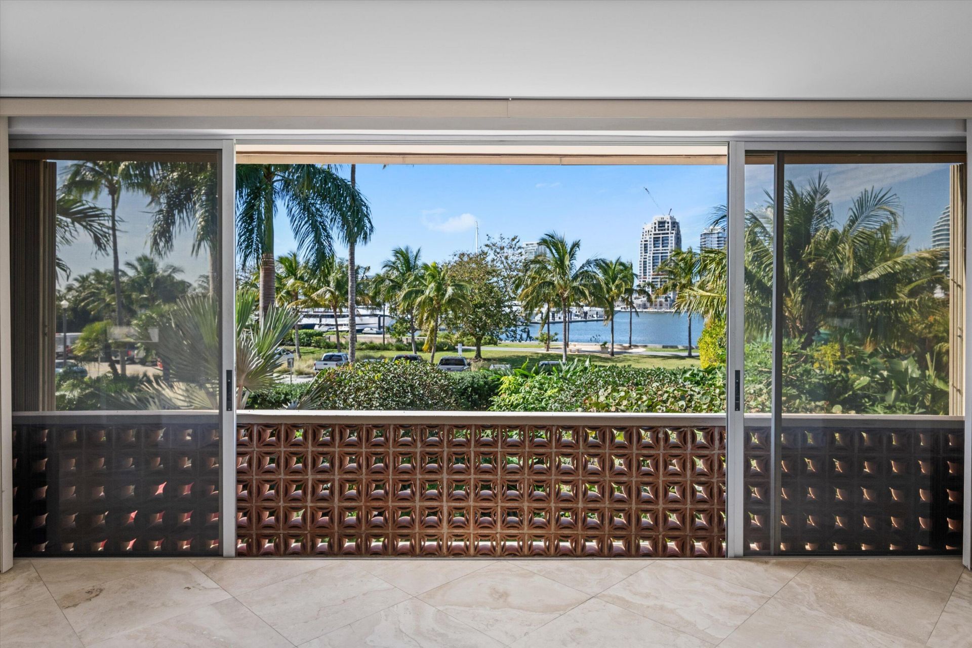 369 S Lake Drive, Unit 2e, Palm Beach, FL 33480 Photo