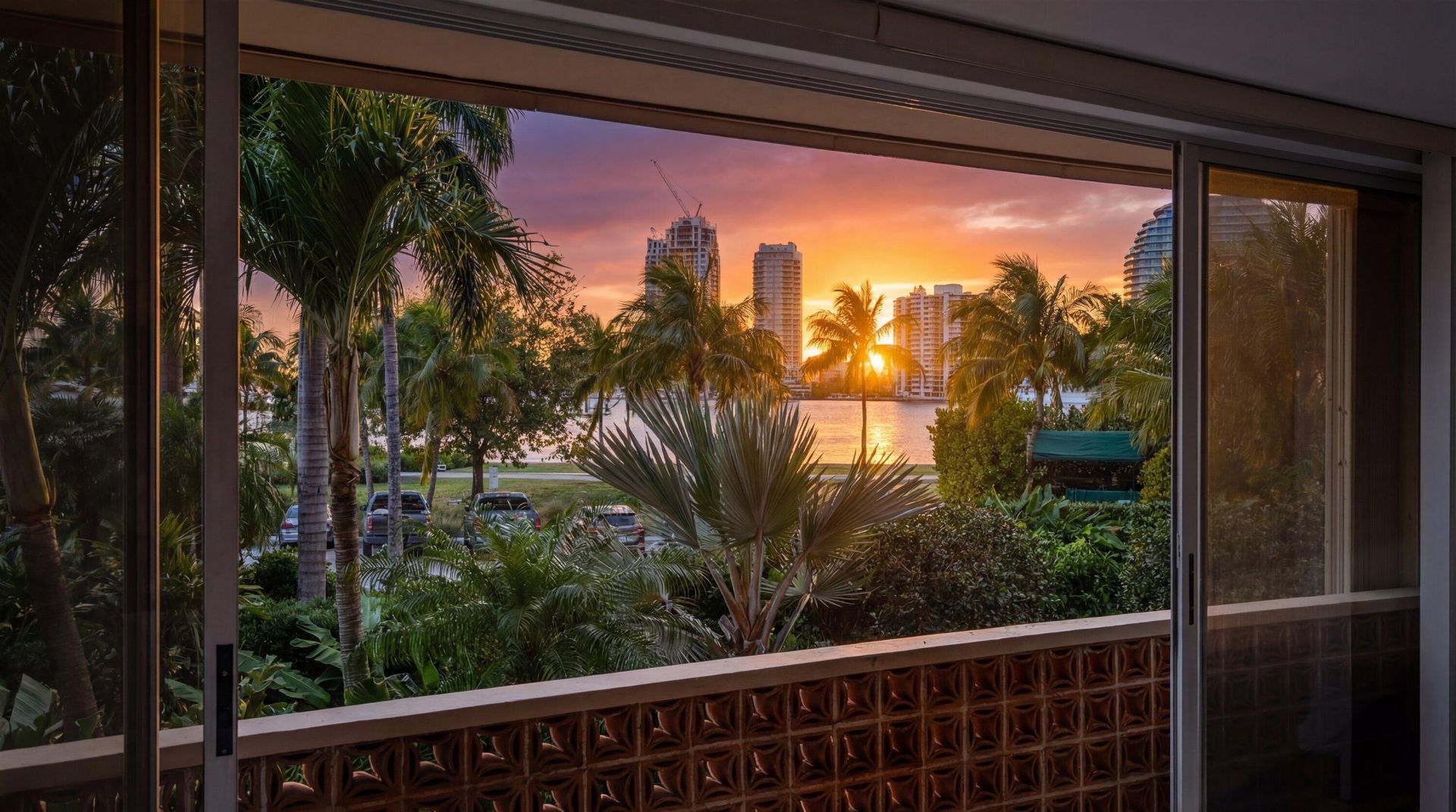 369 S Lake Drive, Unit 2e, Palm Beach, FL 33480 Photo