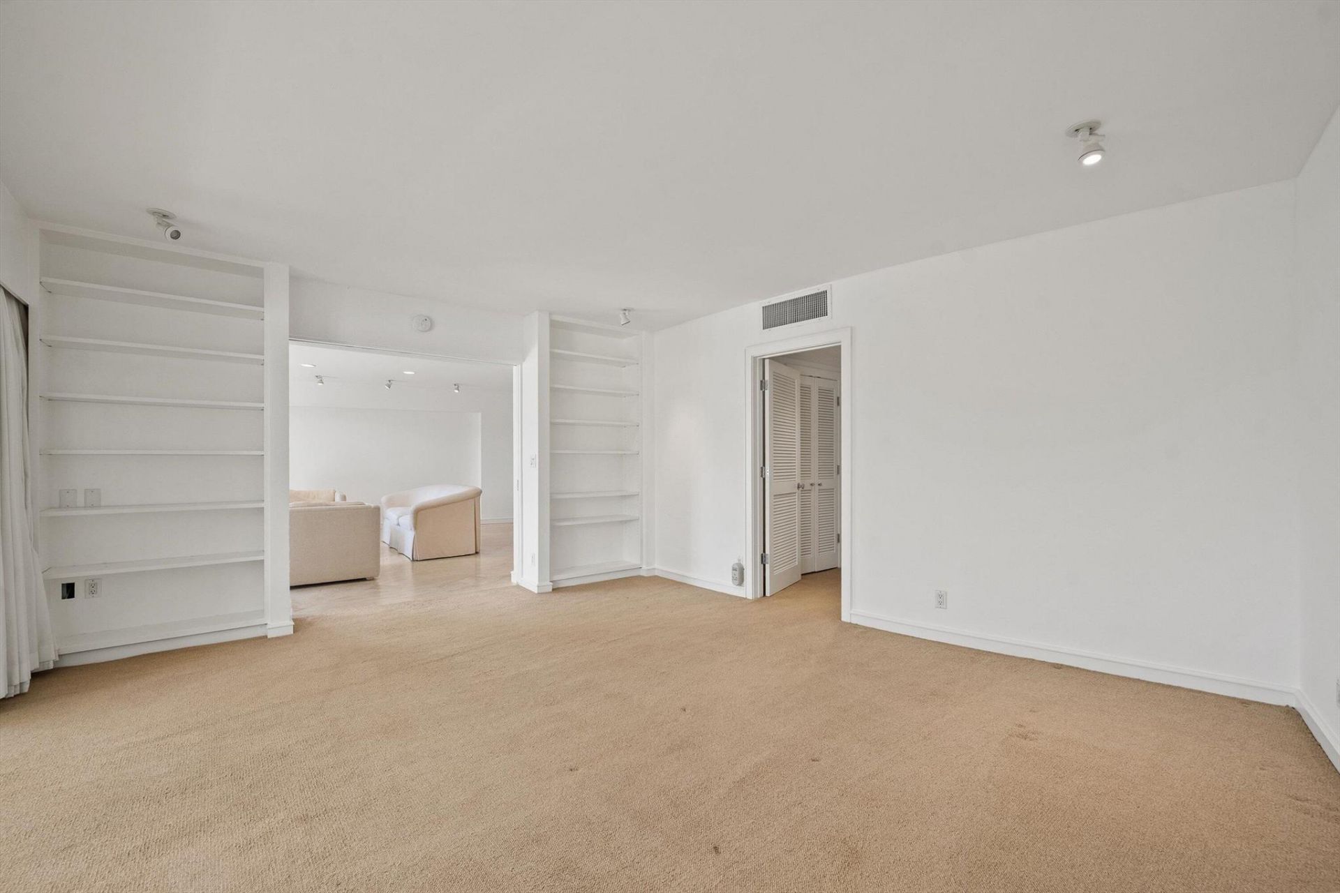 369 S Lake Drive, Unit 2e, Palm Beach, FL 33480 Photo