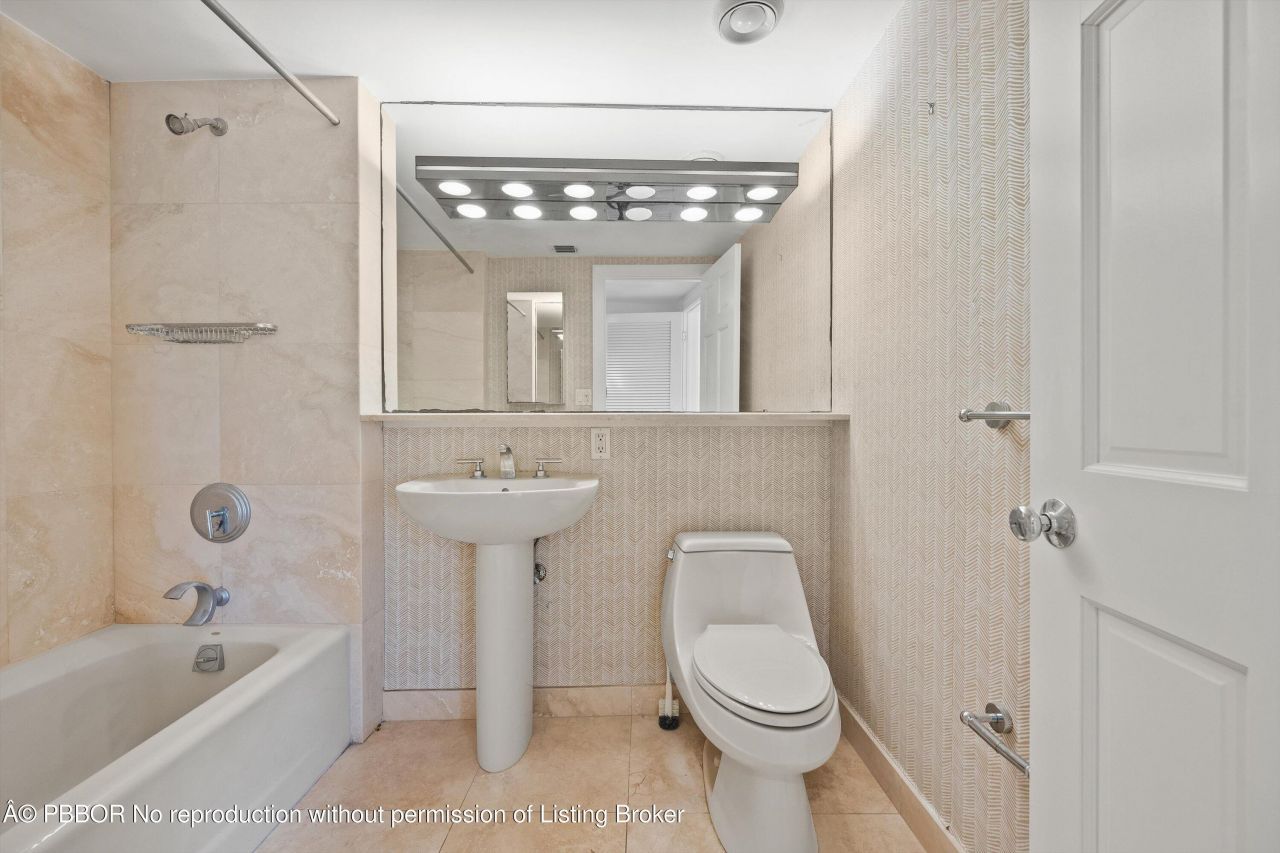 369 S Lake Drive, Unit 2E, Palm Beach, FL 33480 Photo
