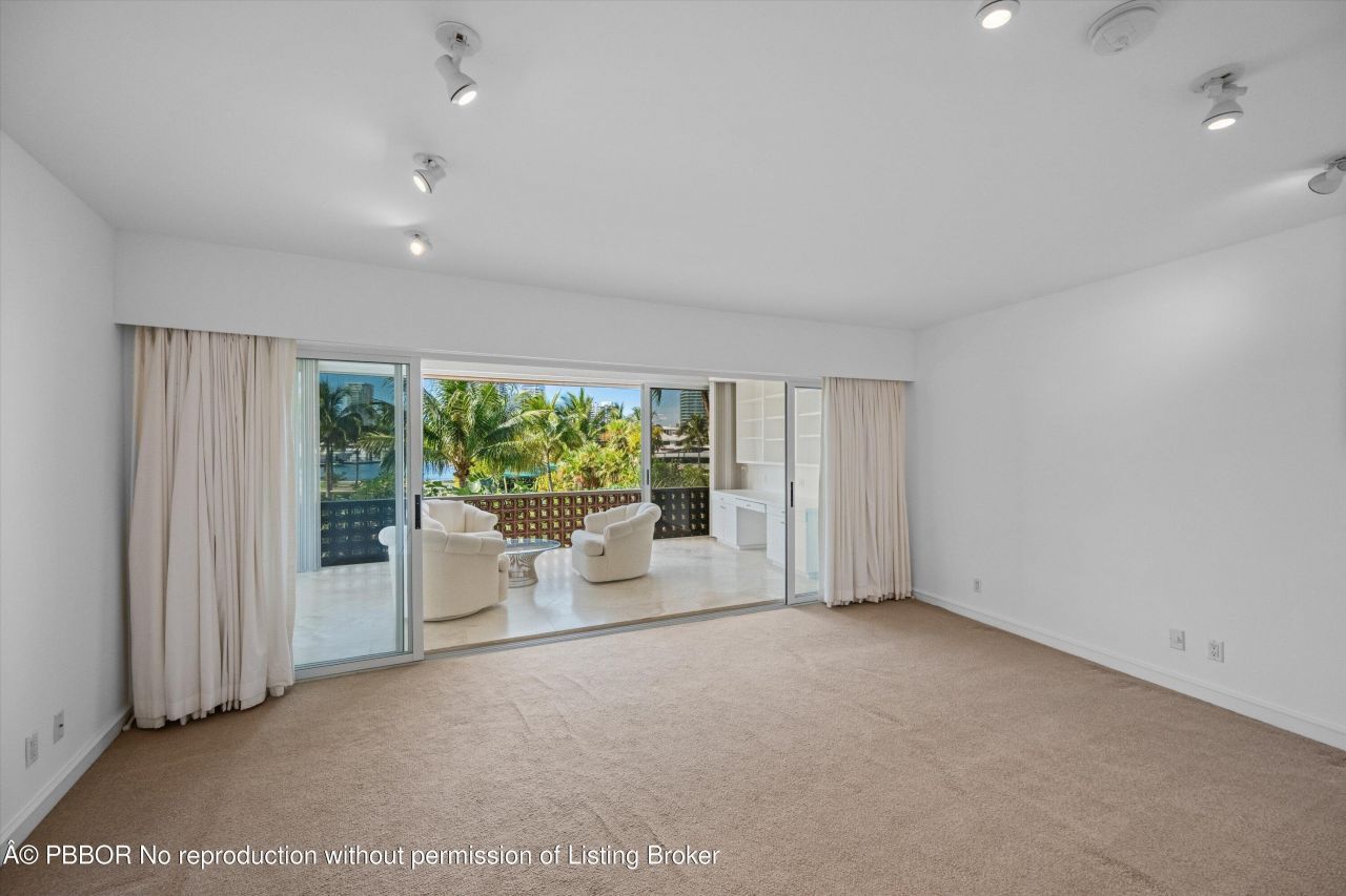 369 S Lake Drive, Unit 2E, Palm Beach, FL 33480 Photo