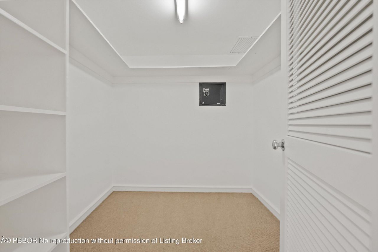 369 S Lake Drive, Unit 2E, Palm Beach, FL 33480 Photo
