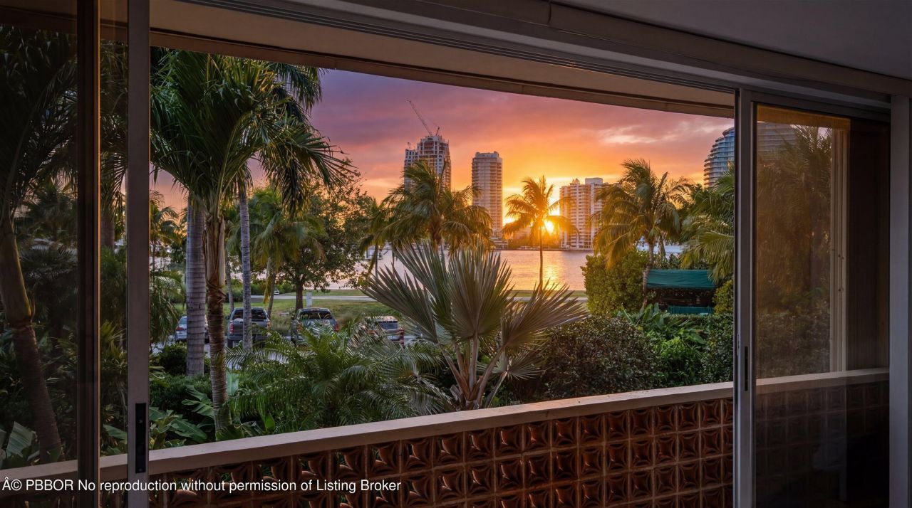 369 S Lake Drive, Unit 2E, Palm Beach, FL 33480 Photo