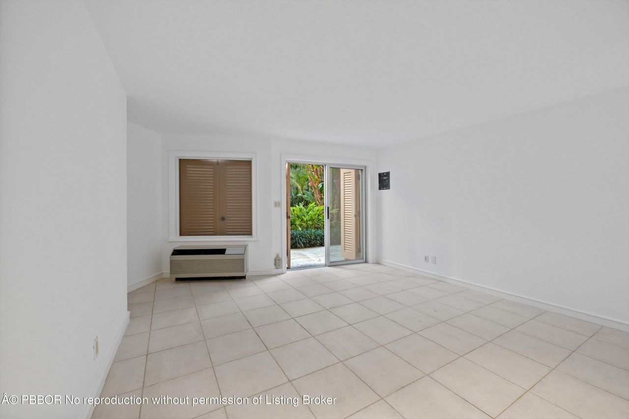 369 S Lake Drive, Unit 2E, Palm Beach, FL 33480 Photo