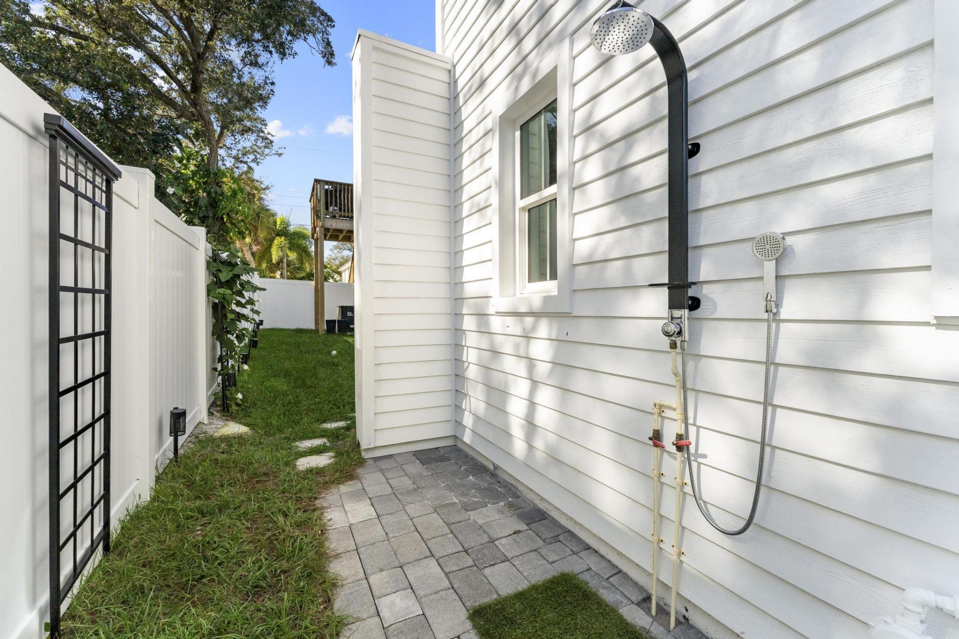 516 SW Camden Avenue, Stuart, FL 34994 Photo