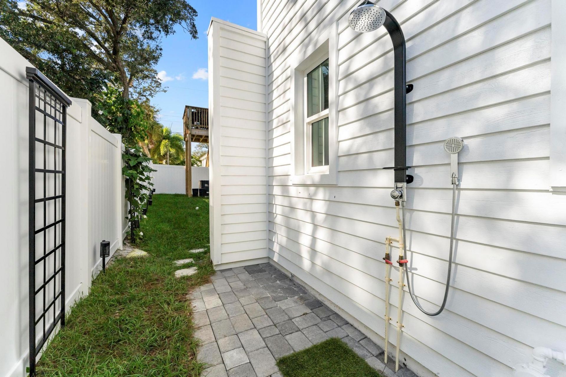 516 SW Camden Avenue, Stuart, FL 34994 Photo