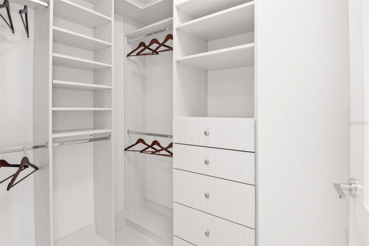 301 1st Street S, Unit 2402, Saint Petersburg, FL 33701 Photo