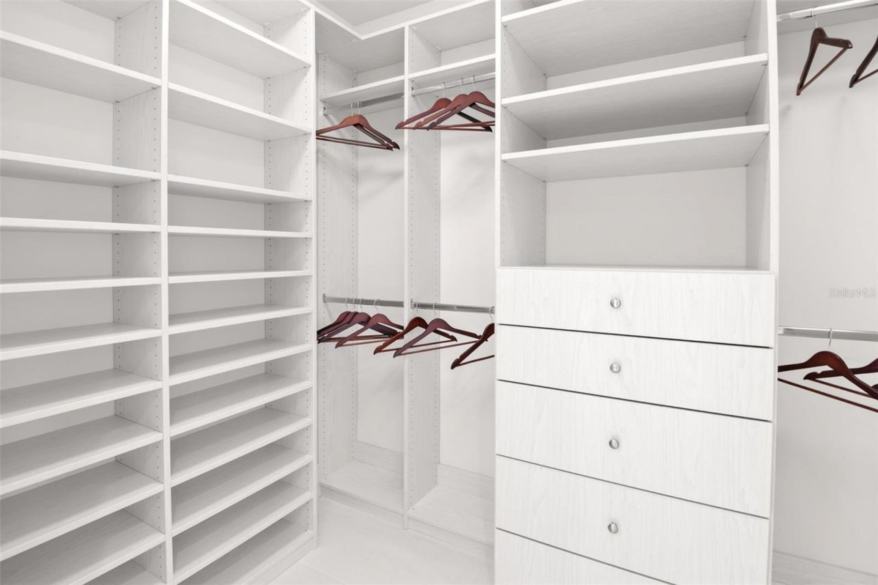 301 1st Street S, Unit 2402, Saint Petersburg, FL 33701 Photo