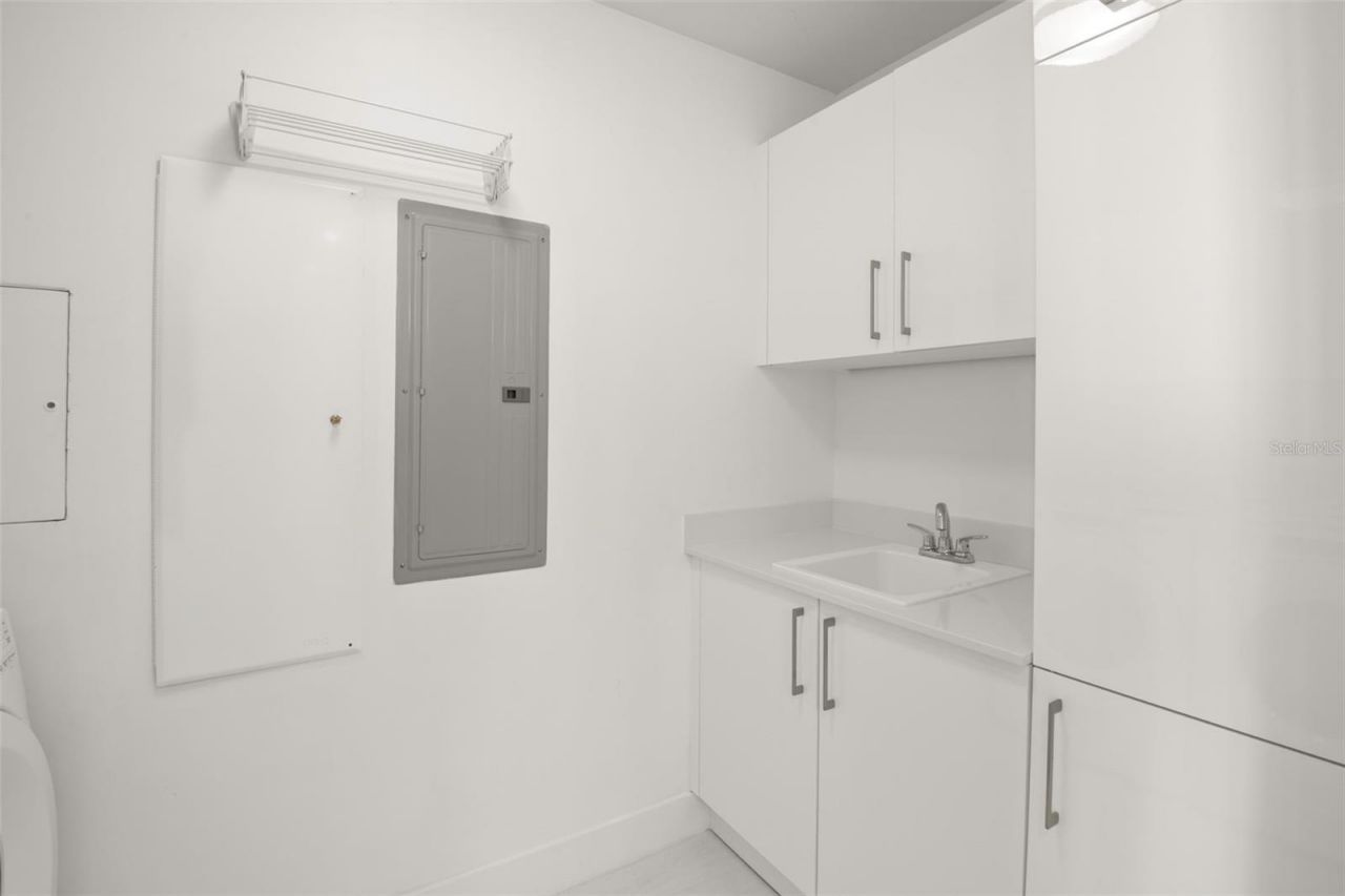 301 1st Street S, Unit 2402, Saint Petersburg, FL 33701 Photo