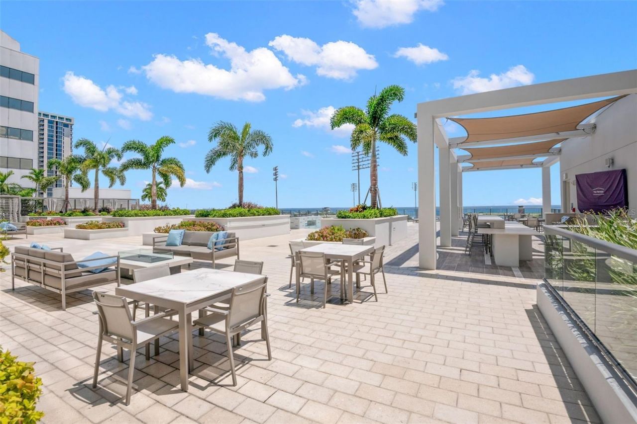 301 1st Street S, Unit 2402, Saint Petersburg, FL 33701 Photo