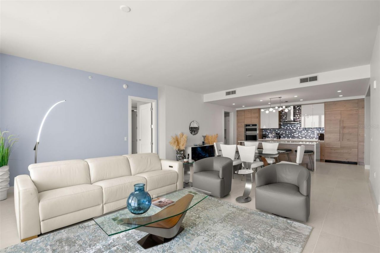 301 1st Street S, Unit 2402, Saint Petersburg, FL 33701 Photo