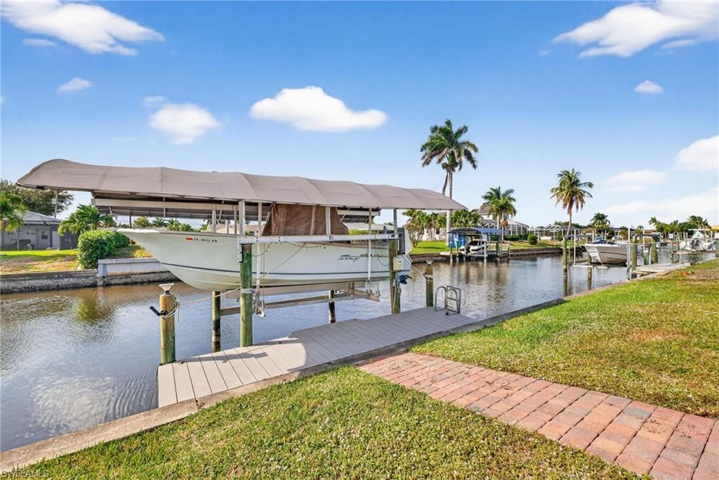 5228 Tower Dr, Cape Coral, FL 33904 Photo