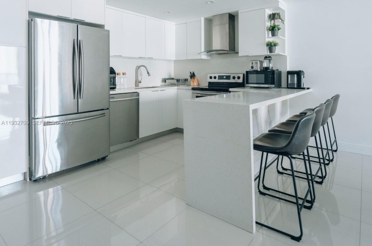 19380 Collins Ave , Unit 1003, Sunny Isles Beach, FL 33160 Photo