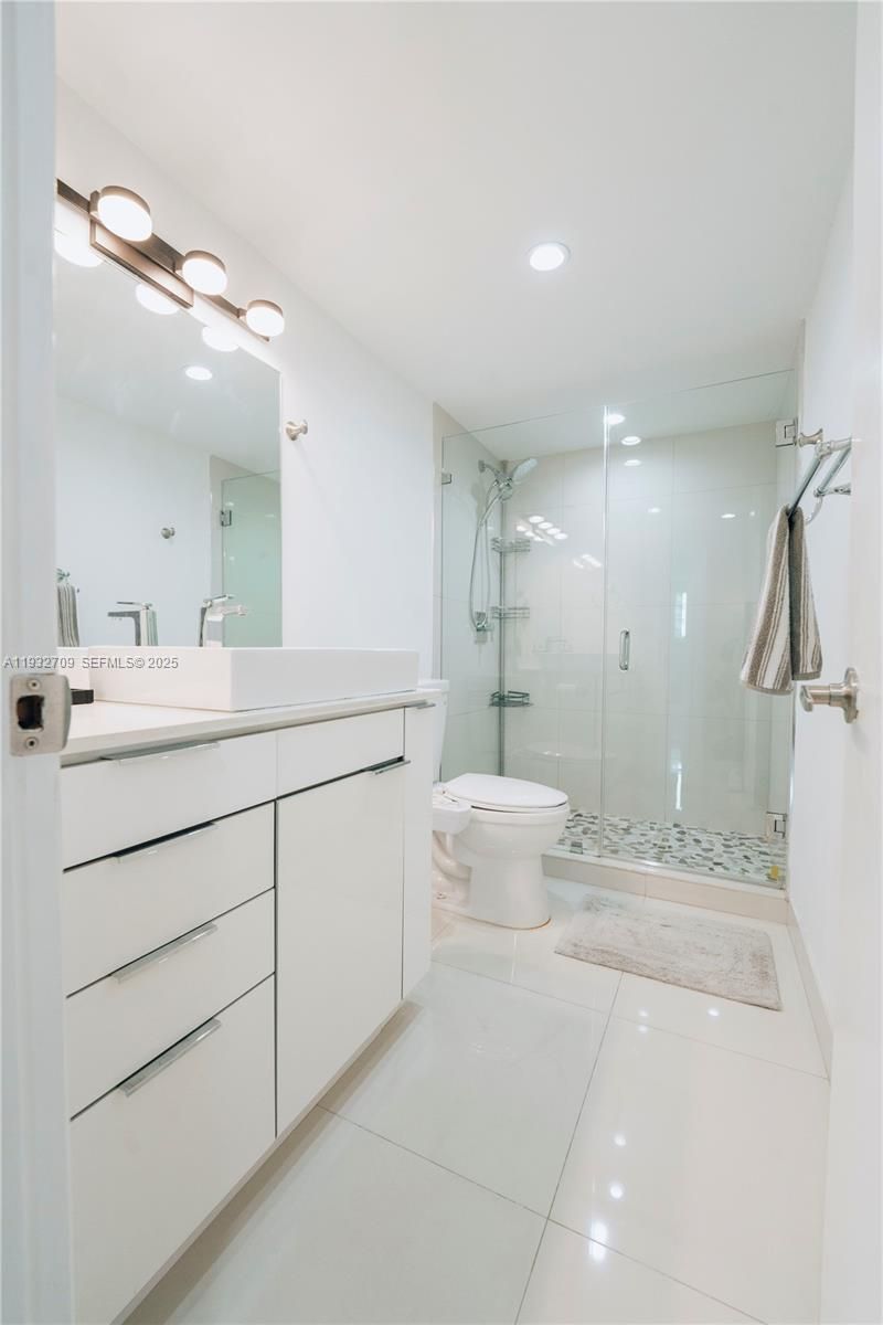 19380 Collins Ave , Unit 1003, Sunny Isles Beach, FL 33160 Photo