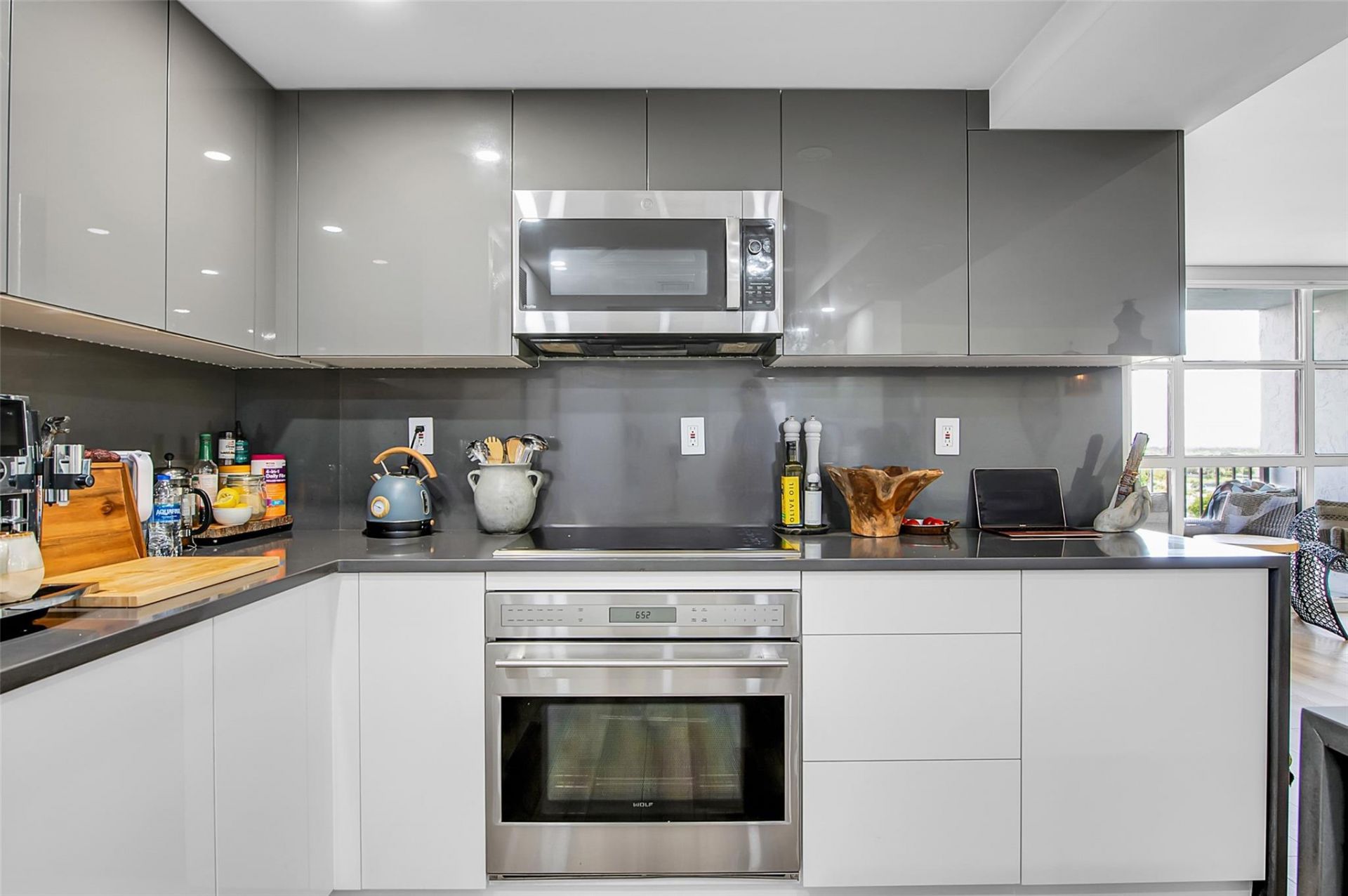 600 Parkview Drive, Unit 1029, Hallandale Beach, FL 33009 Photo