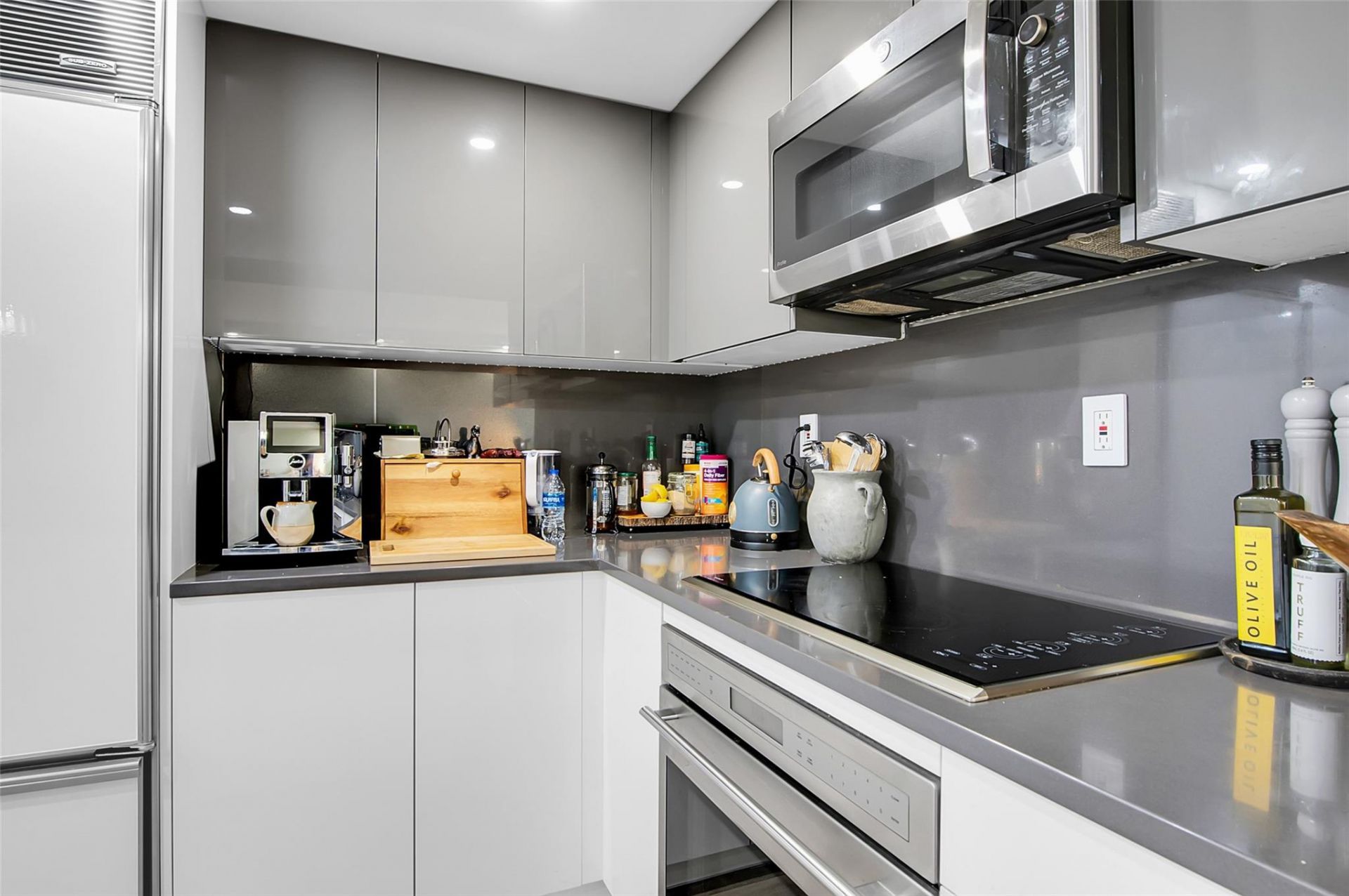 600 Parkview Drive, Unit 1029, Hallandale Beach, FL 33009 Photo