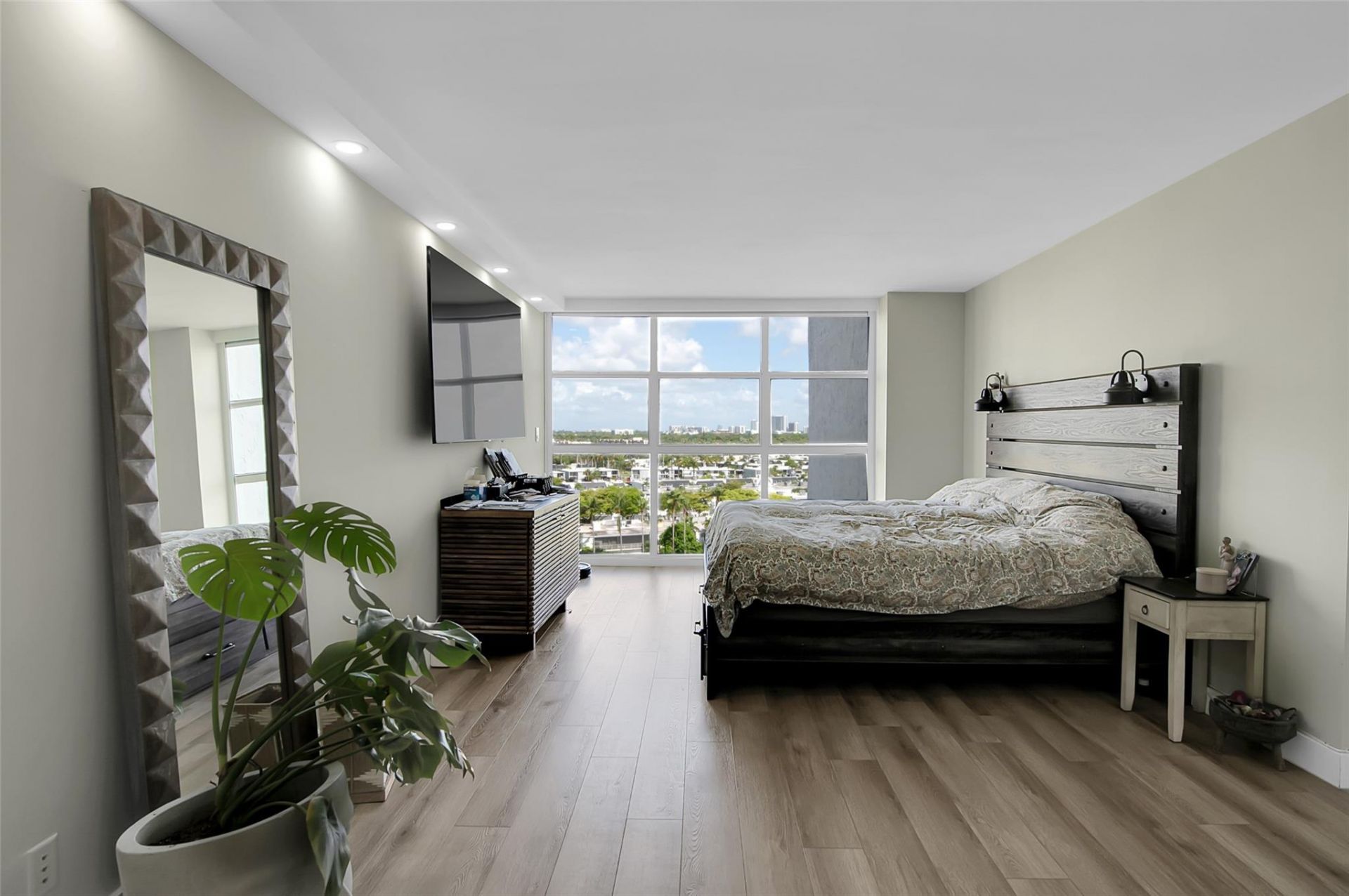 600 Parkview Drive, Unit 1029, Hallandale Beach, FL 33009 Photo