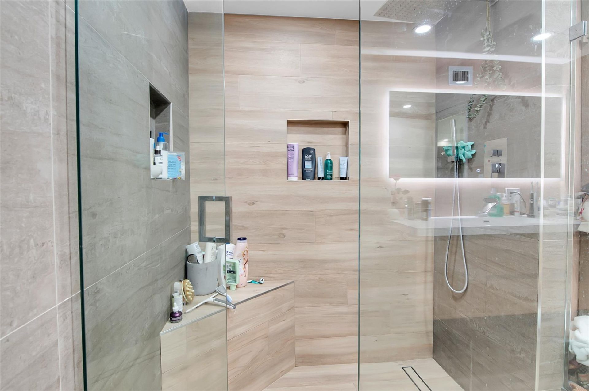 600 Parkview Drive, Unit 1029, Hallandale Beach, FL 33009 Photo