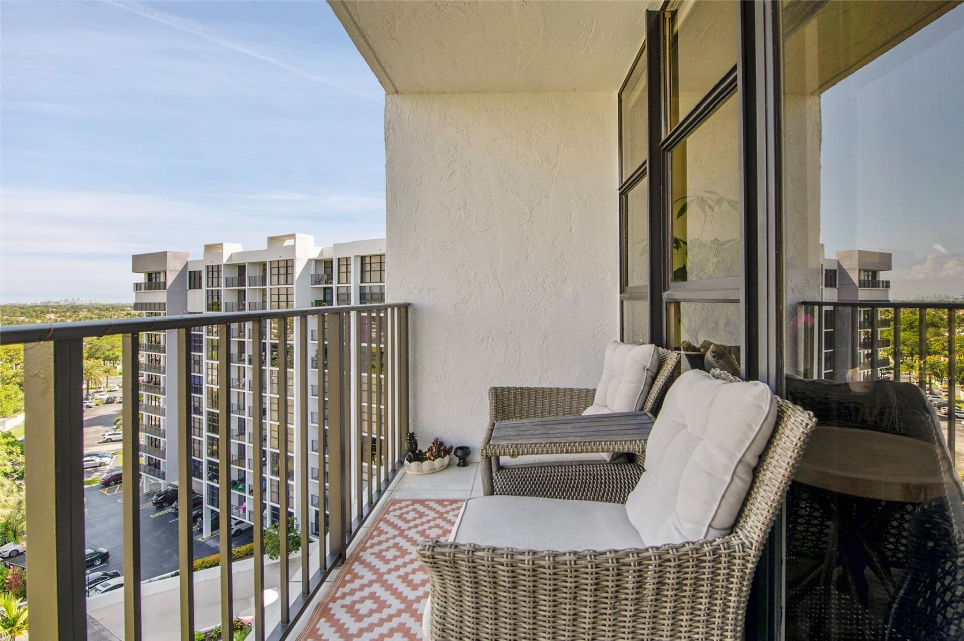 600 Parkview Drive, Unit 1029, Hallandale Beach, FL 33009 Photo