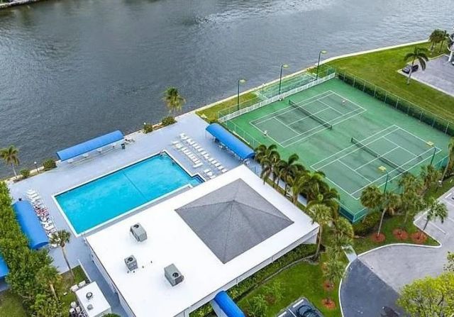 600 Parkview Drive, Unit 1029, Hallandale Beach, FL 33009 Photo