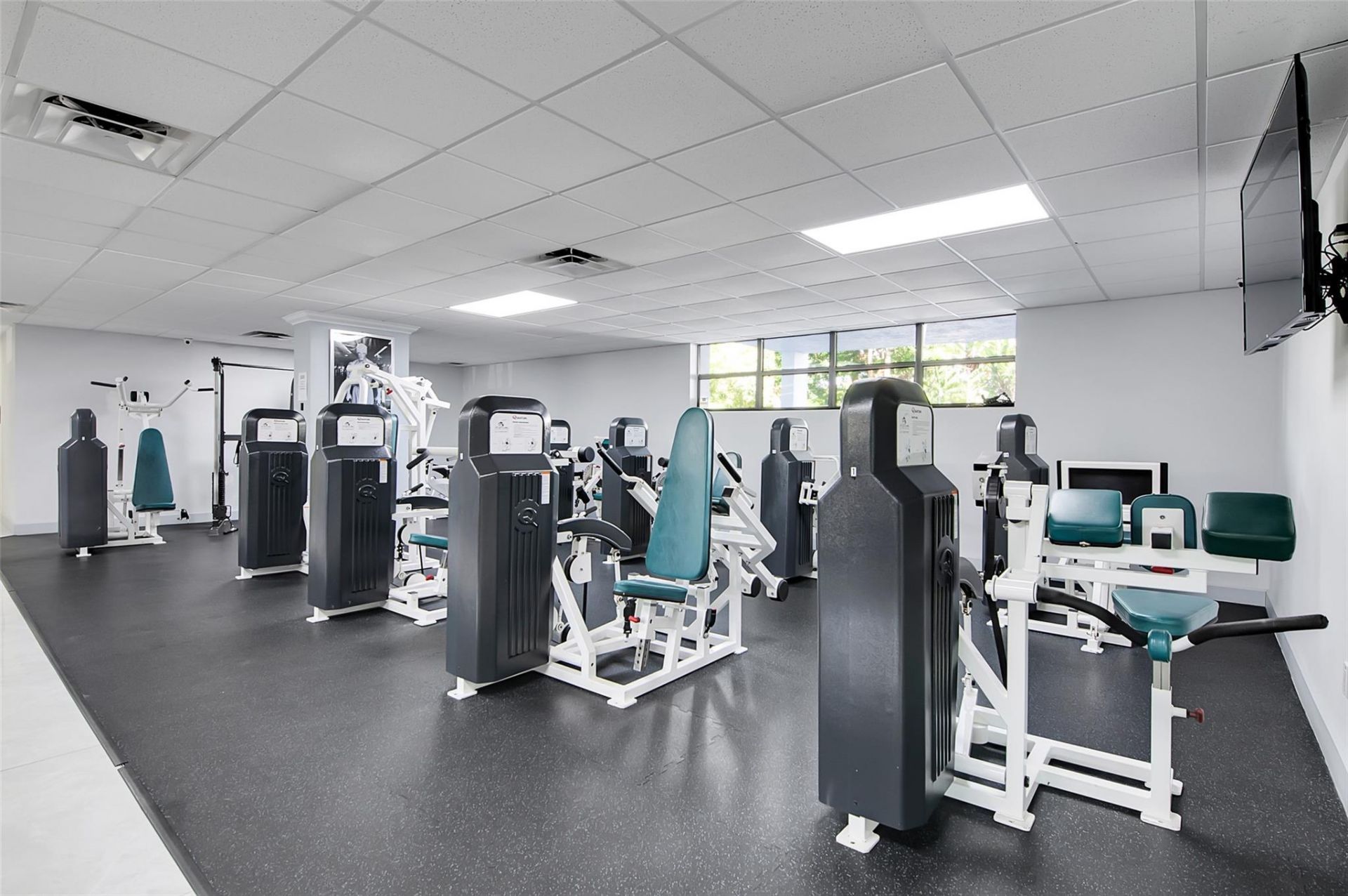 600 Parkview Drive, Unit 1029, Hallandale Beach, FL 33009 Photo