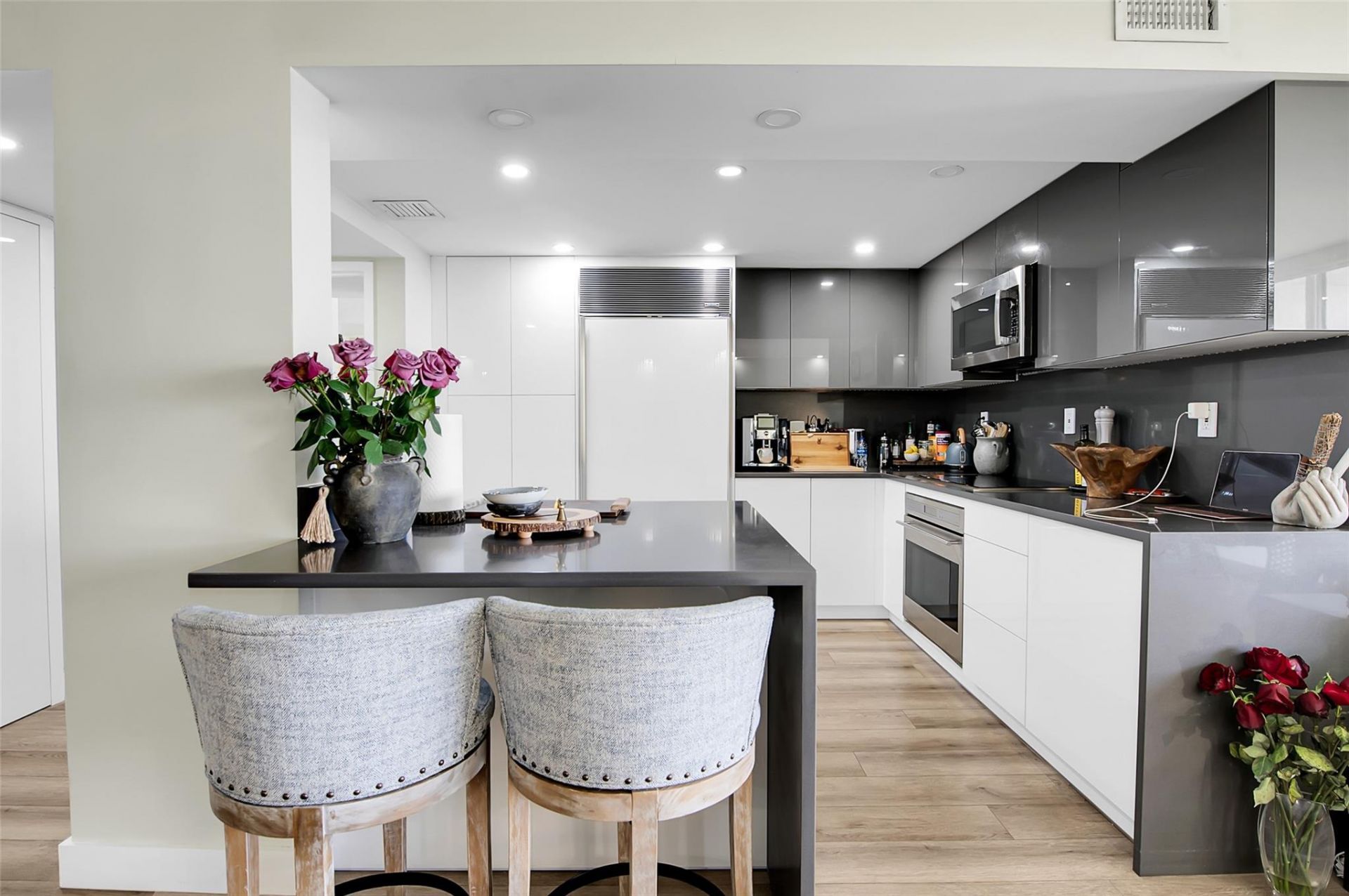 600 Parkview Drive, Unit 1029, Hallandale Beach, FL 33009 Photo