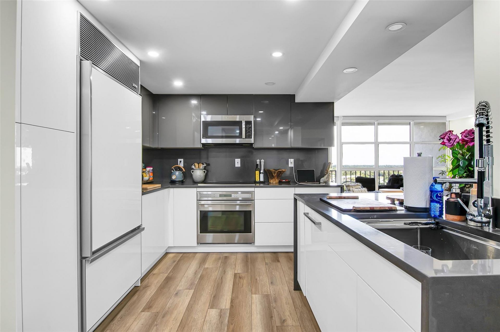 600 Parkview Drive, Unit 1029, Hallandale Beach, FL 33009 Photo