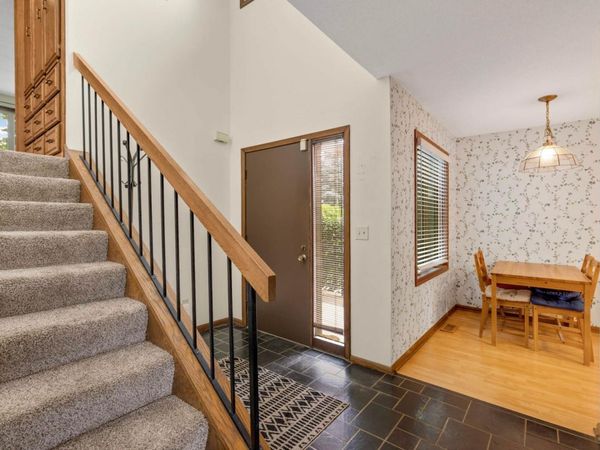 6701 W 82nd Street, Bloomington, MN 55438