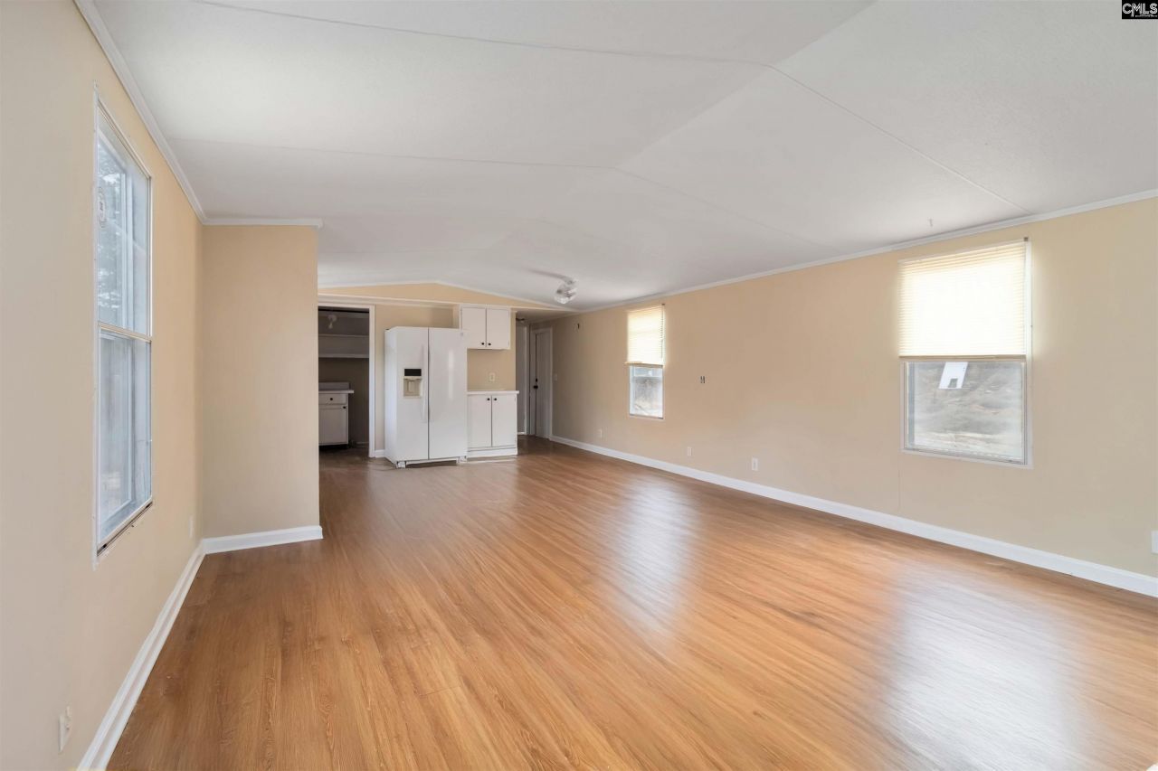 625 Arabian Drive Photo 6