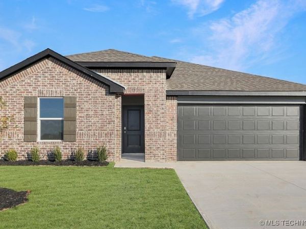 8530 E Fort Worth Street, Broken Arrow, OK 74014