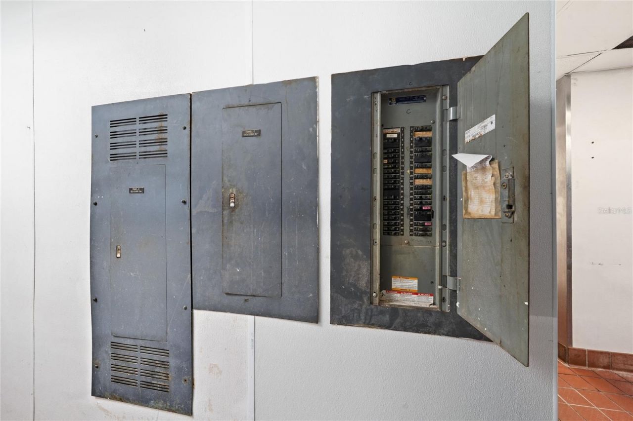 7155 S Orange Blossom Trail, Orlando, FL 32809 Photo