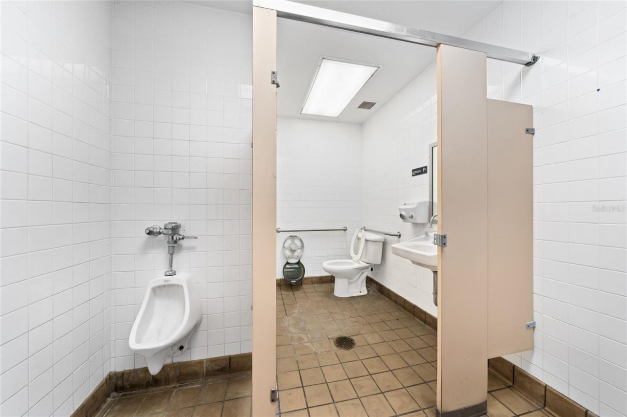 7155 S Orange Blossom Trail, Orlando, FL 32809 Photo