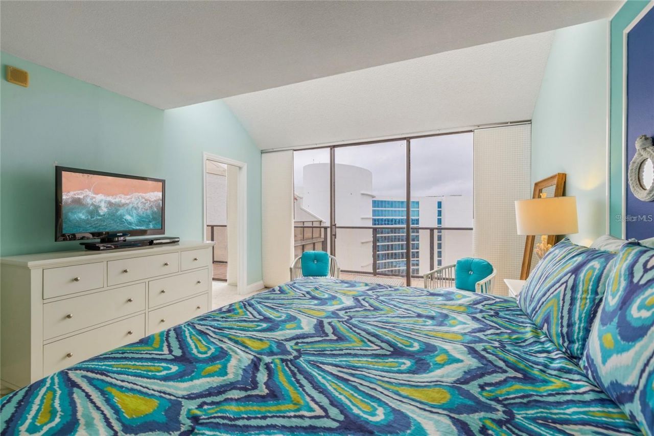 440 S Gulfview Boulevard, Unit 1705, Clearwater Beach, FL 33767 Photo