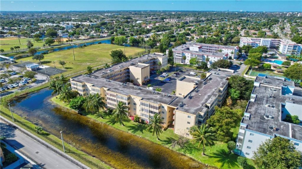 3990 NW 42nd Avenue, Unit #108, Lauderdale Lakes, FL 33319 Photo