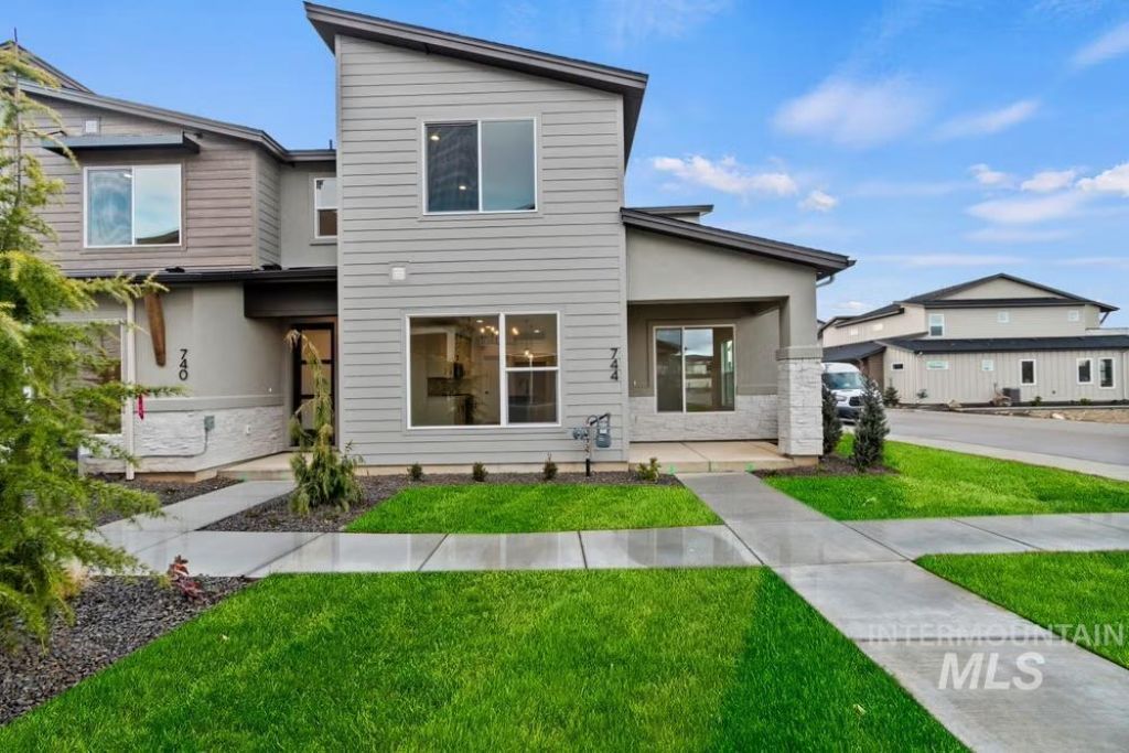 744 S Calhoun Lane, Star, ID 83669 Main Photo