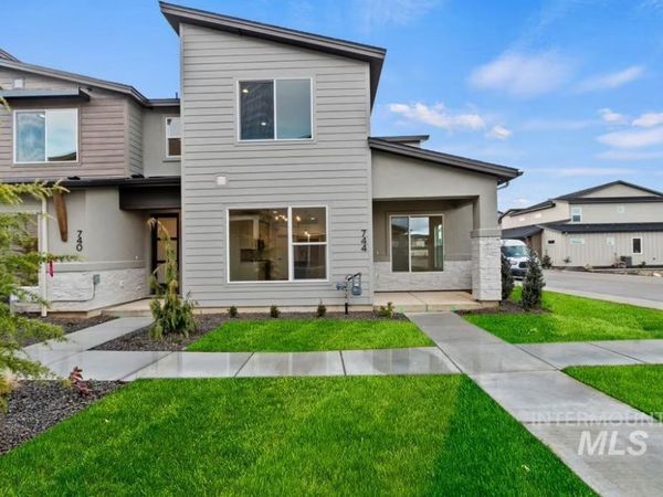 744 S Calhoun Lane, Star, ID 83669