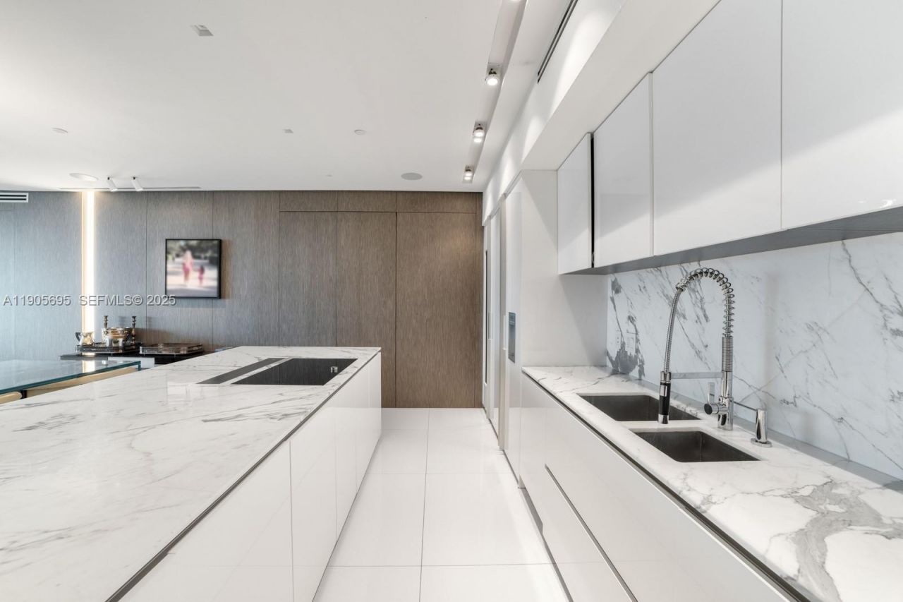 10201 Collins Ave , Unit 807, Bal Harbour, FL 33154 Photo