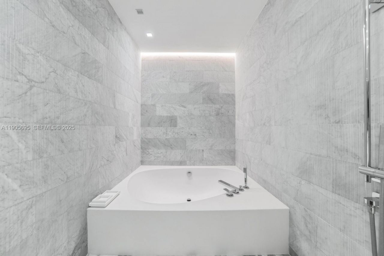 10201 Collins Ave , Unit 807, Bal Harbour, FL 33154 Photo