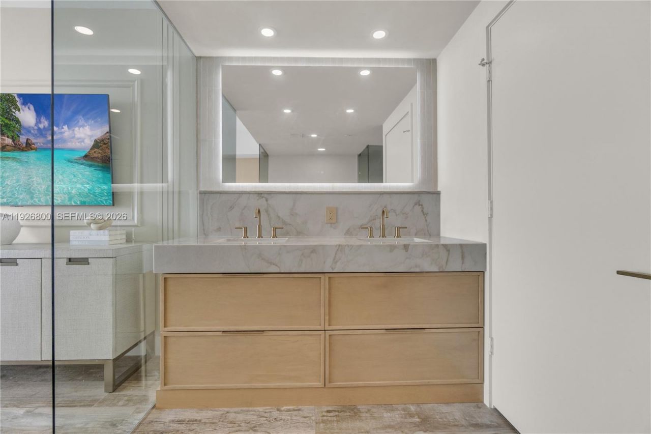 650 NE 32nd St, Unit 2901, Miami, FL 33137 Photo