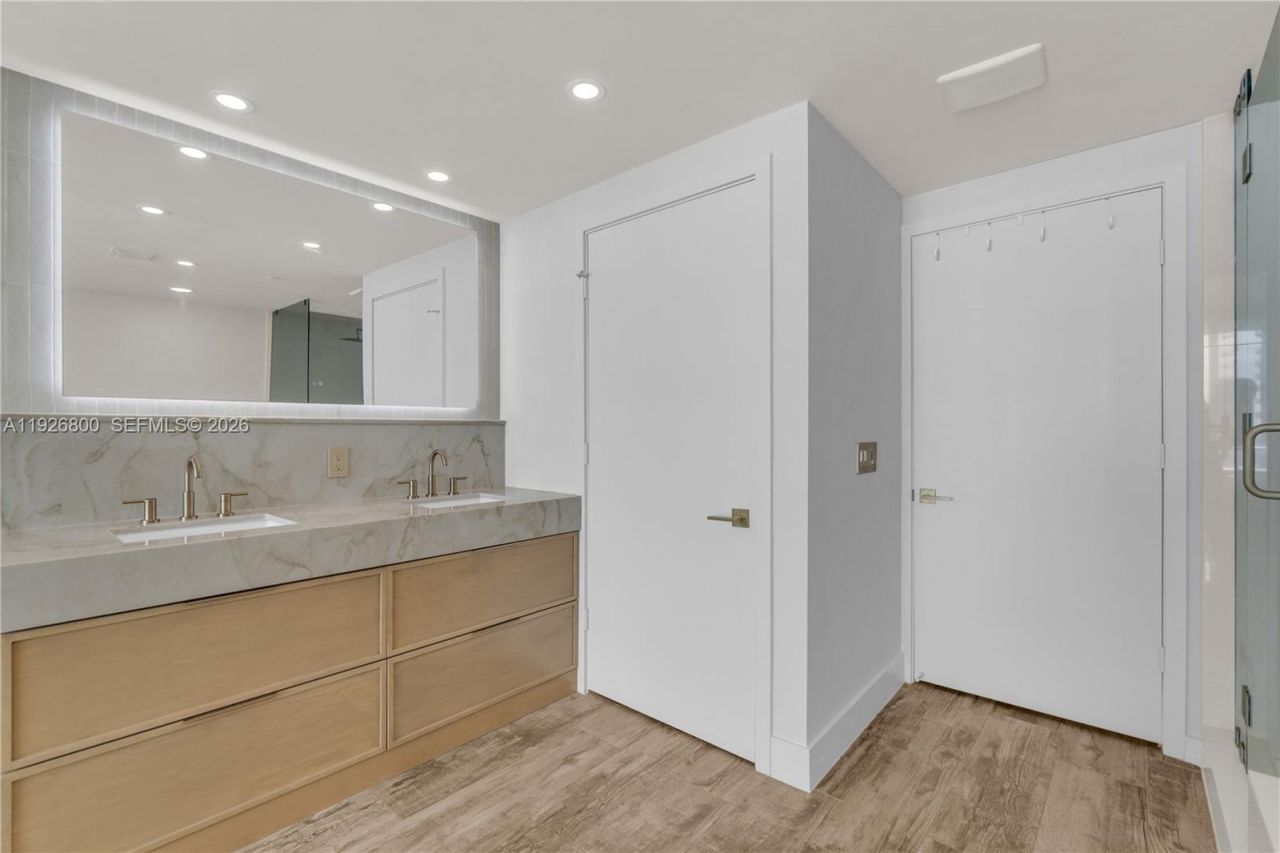 650 NE 32nd St, Unit 2901, Miami, FL 33137 Photo