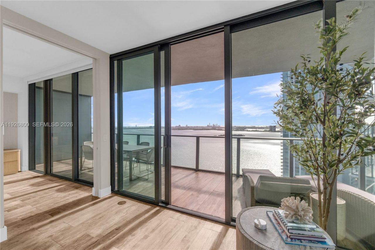 650 NE 32nd St, Unit 2901, Miami, FL 33137 Photo